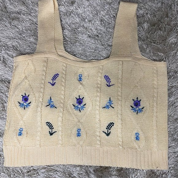 Tops - Crocheted embroidered crop top